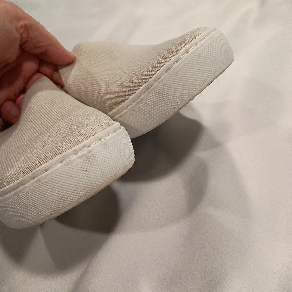 Rothys very good